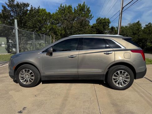 Used 2017 Cadillac XT5 Luxury w/ Driver Awareness Package FWD image 7