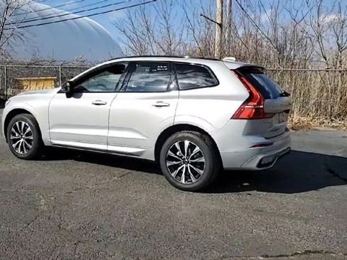 Used 2025 Volvo XC60 B5 Plus image 6