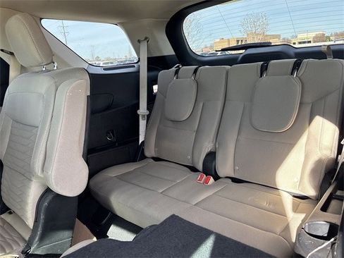 Used 2021 Ford Explorer XLT image 15