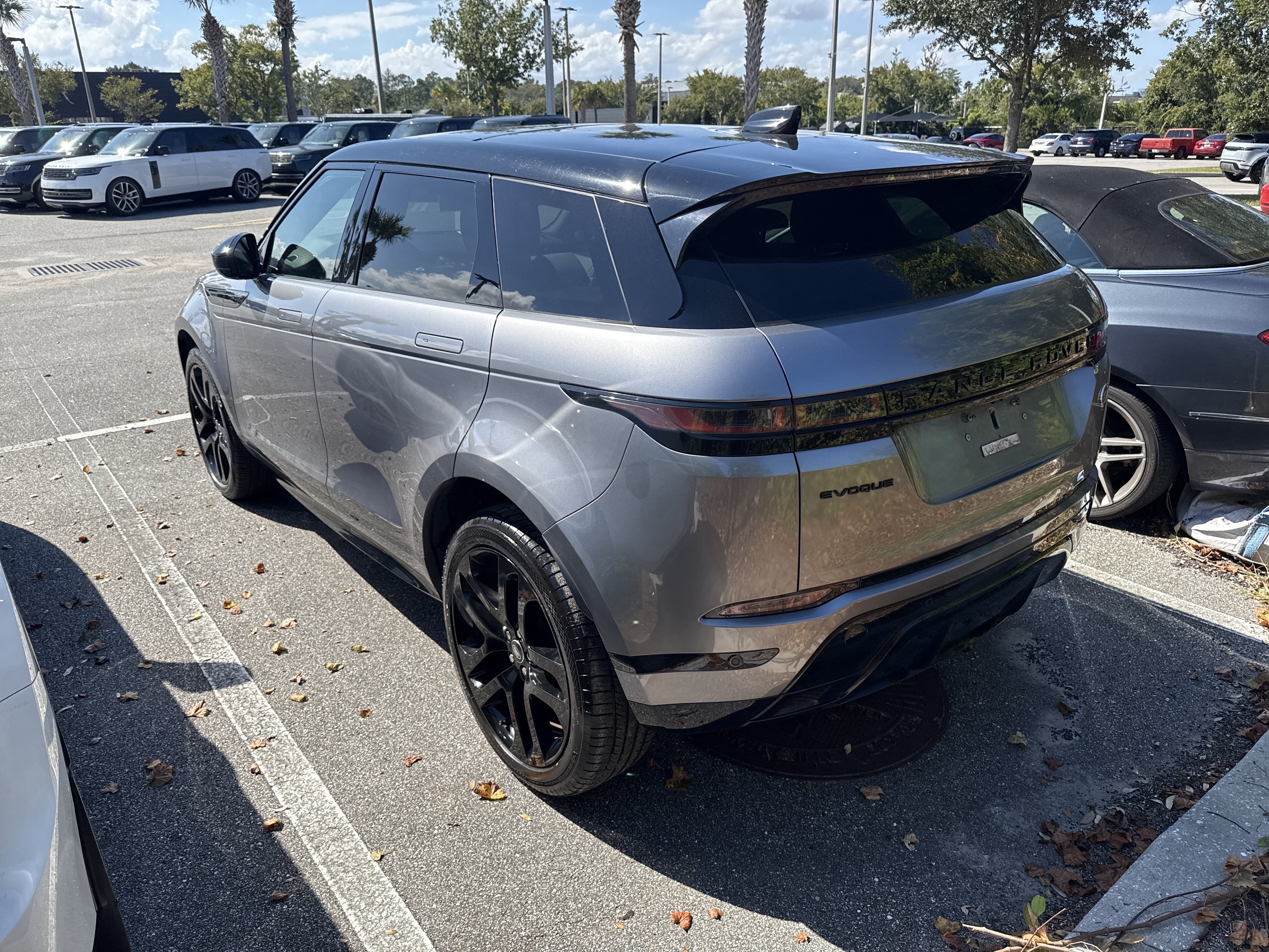Used 2022 Land Rover Range Rover Evoque R-Dynamic S AWD/4WD image 4