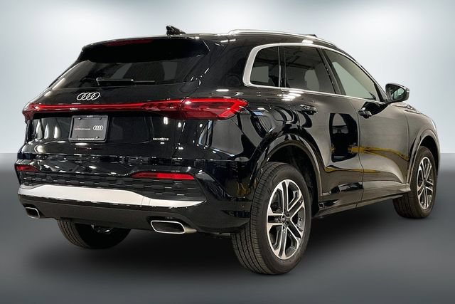 Used 2025 Audi Q5 Premium Plus w/ Premium Plus AWD/4WD image 13