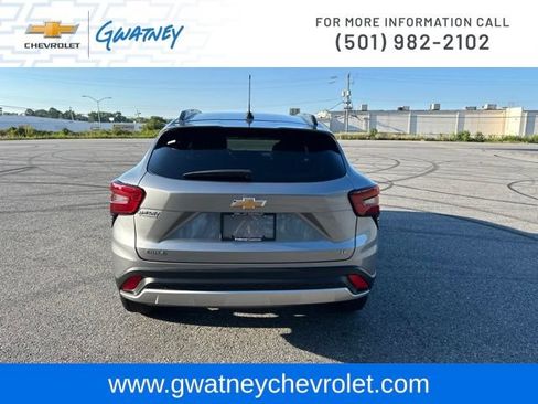 Used 2026 Chevrolet Trax LT FWD image 6