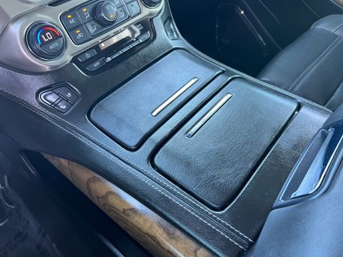 Used 2019 GMC Yukon Denali w/ Denali Ultimate Package image 18