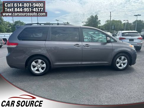 Used 2013 Toyota Sienna LE w/ Towing Pkg FWD image 9