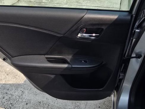 Used 2014 Honda Accord EX image 33