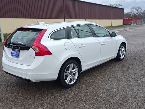 Used 2015 Volvo V60 T5 Premier image 8
