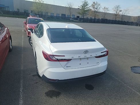 Used 2025 Toyota Camry LE image 5