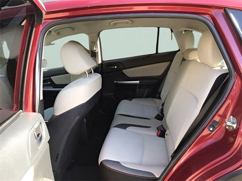 Used 2016 Subaru Crosstrek 2.0i Premium image 13