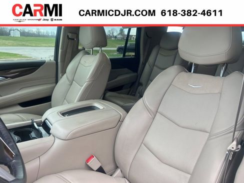 Used 2020 Cadillac Escalade Luxury AWD/4WD image 7
