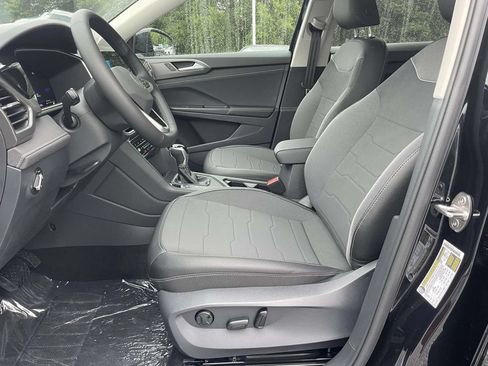 New 2026 Volkswagen Taos SE FWD image 16