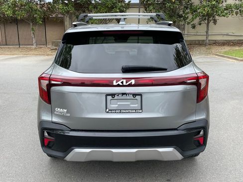 Used 2024 Kia Seltos EX image 6
