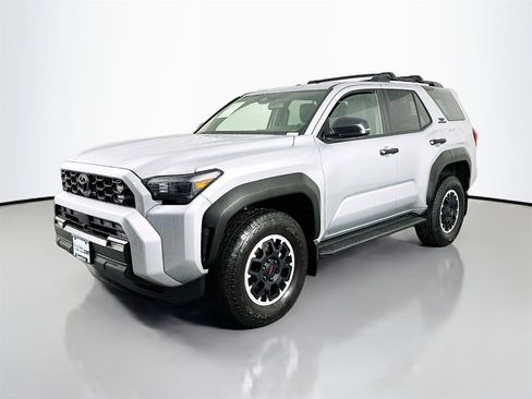Certified 2025 Toyota 4Runner TRD Off-Road image 3