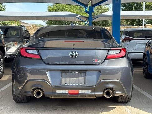 Used 2022 Toyota GR86 RWD image 8