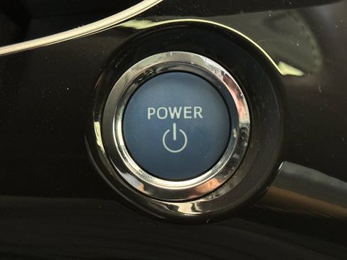 Used 2022 Toyota Prius FWD image 23