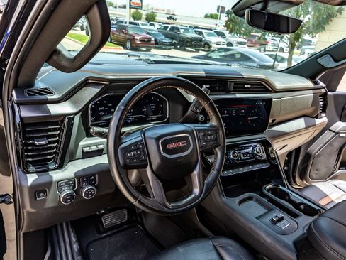 Used 2024 GMC Sierra 2500 AT4 w/ AT4 Premium Plus Package AWD/4WD image 16