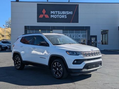 Used 2022 Jeep Compass Latitude w/ Convenience Group image 1