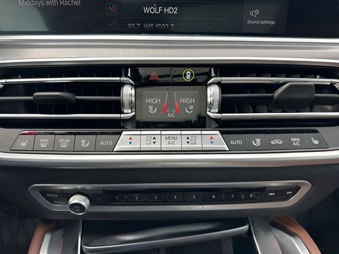 Used 2023 BMW X6 xDrive40i w/ M Sport Package image 20