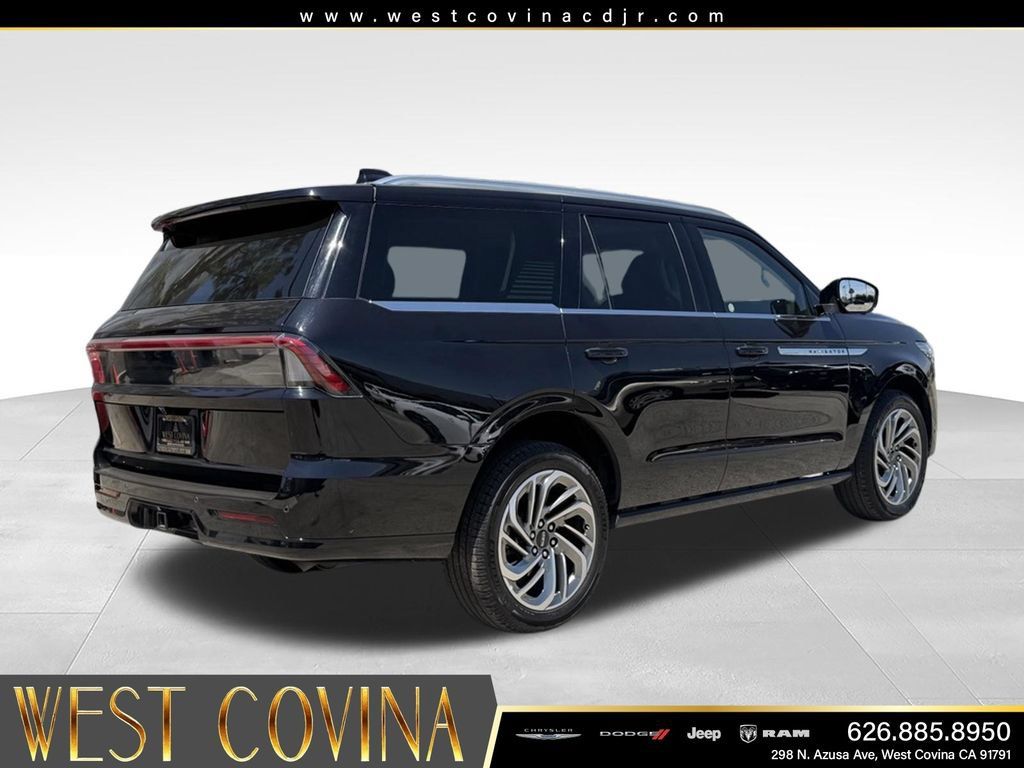 Used 2025 Lincoln Navigator Reserve AWD/4WD image 11