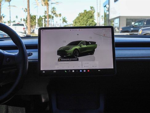 Used 2022 Tesla Model Y Long Range image 13