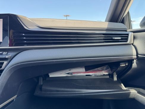 Used 2025 Toyota Camry SE FWD image 24