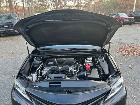 Used 2018 Toyota Camry L image 11