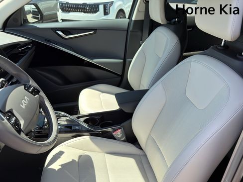 New 2026 Kia Niro EX FWD image 10