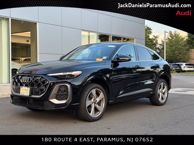 Certified 2025 Audi Q5 Premium Plus w/ Premium Plus AWD/4WD image 1