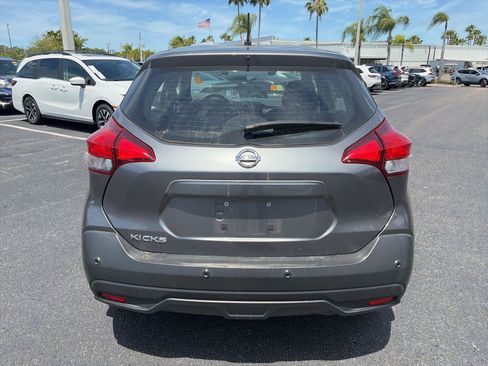 Used 2020 Nissan Kicks S image 6