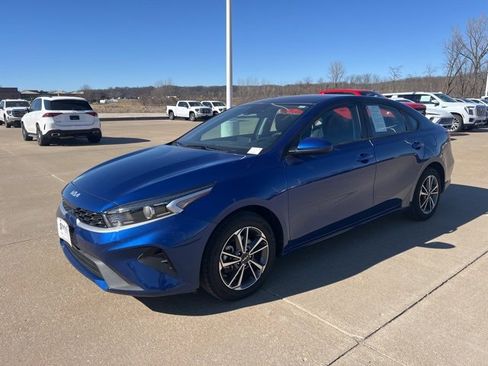 Used 2023 Kia Forte LXS image 7