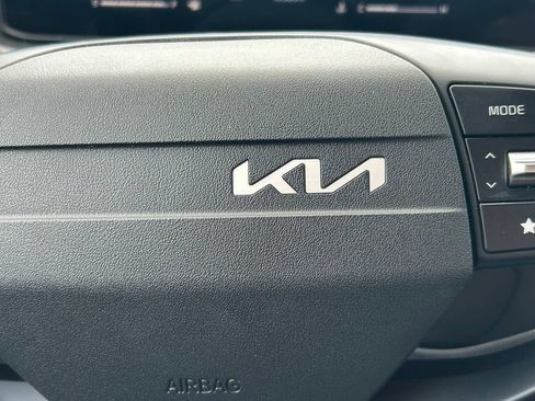 Used 2026 Kia Sportage LX FWD image 33