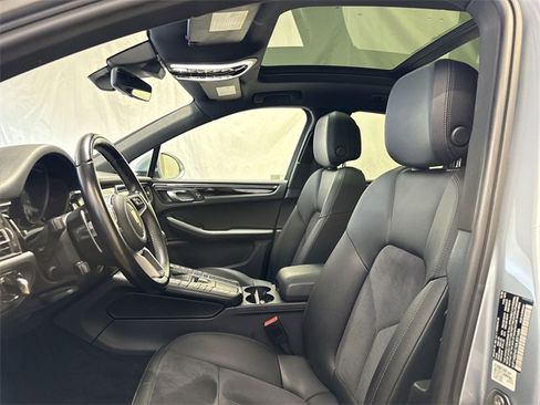 Used 2021 Porsche Macan S image 11