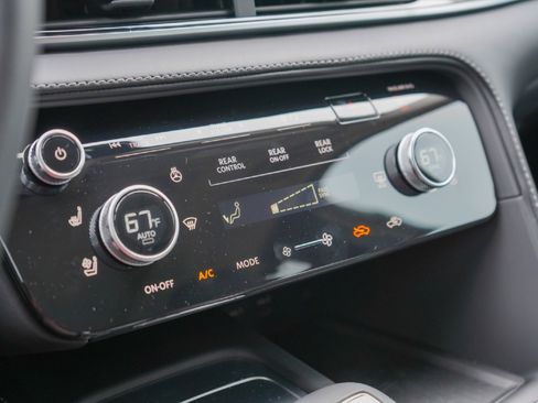 New 2026 INFINITI QX60 Luxe w/ Family Package image 15