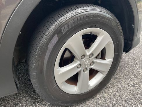 Used 2013 Toyota RAV4 XLE FWD image 12
