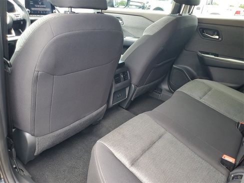 Used 2023 Nissan Rogue SV image 22