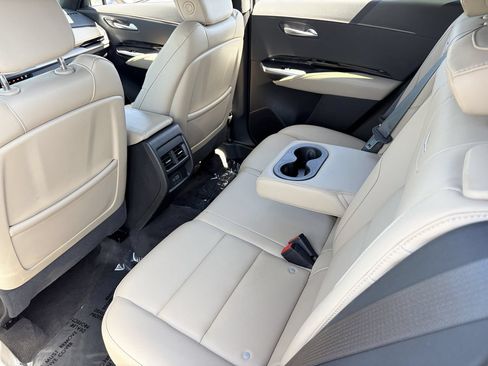 Certified 2024 Cadillac XT4 Luxury FWD image 17