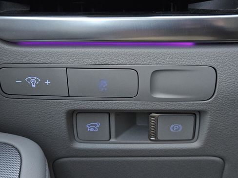 Used 2024 Hyundai Palisade Calligraphy image 16