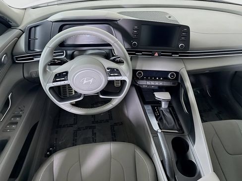 Certified 2025 Hyundai Elantra Sport FWD image 4