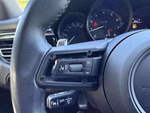 Certified 2024 Porsche Macan AWD/4WD image 29