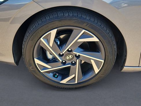 Used 2024 Hyundai Elantra SEL w/ Convenience Package image 14