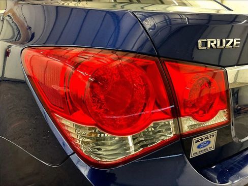 Used 2012 Chevrolet Cruze LS w/ Connectivity Package FWD image 28