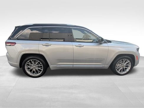 Used 2023 Jeep Grand Cherokee Summit w/ Luxury Tech Group V AWD/4WD image 6