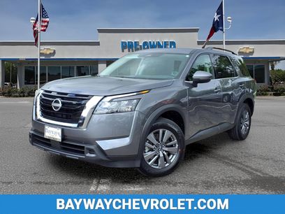 Used 2025 Nissan Pathfinder SV