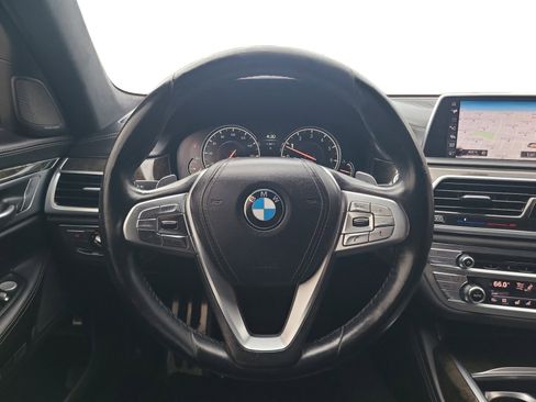 Used 2016 BMW 750i image 12