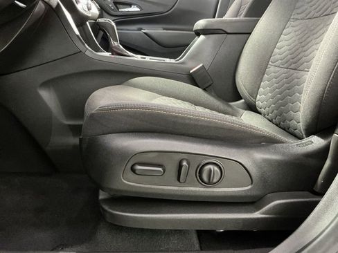 Used 2020 Chevrolet Equinox LT image 22