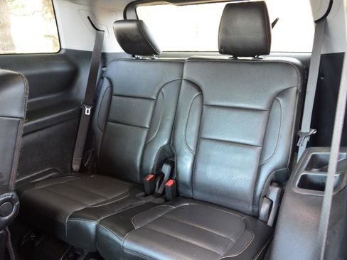 Used 2019 GMC Acadia SLT FWD image 13