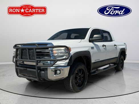 Used 2015 Toyota Tundra SR5 w/ SR5 Upgrade Package AWD/4WD image 3