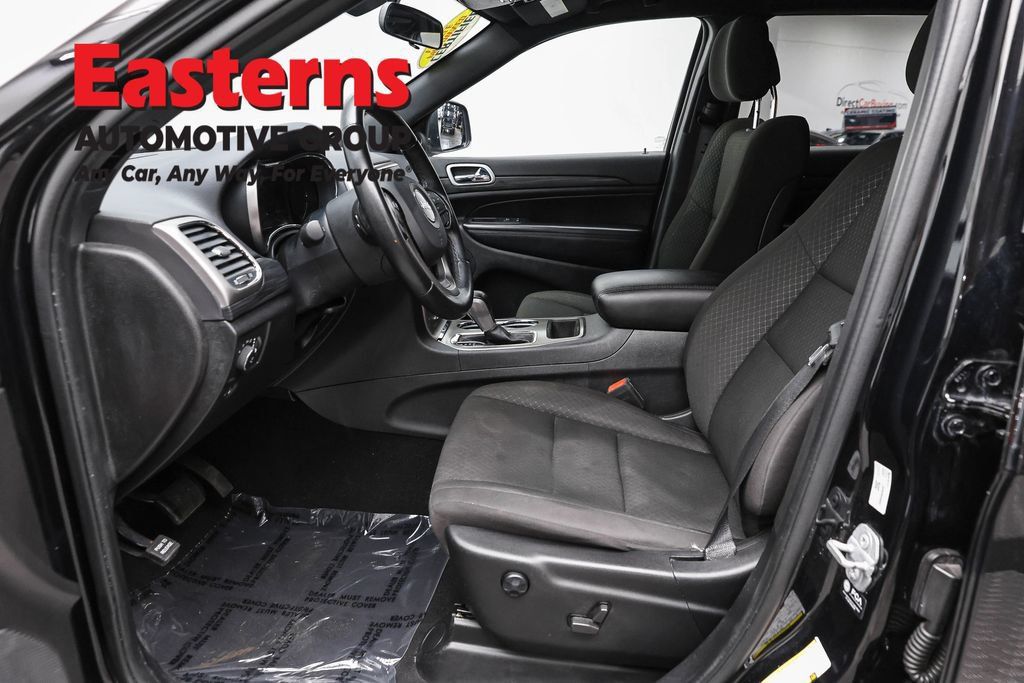 Used 2021 Jeep Grand Cherokee Laredo AWD/4WD image 14