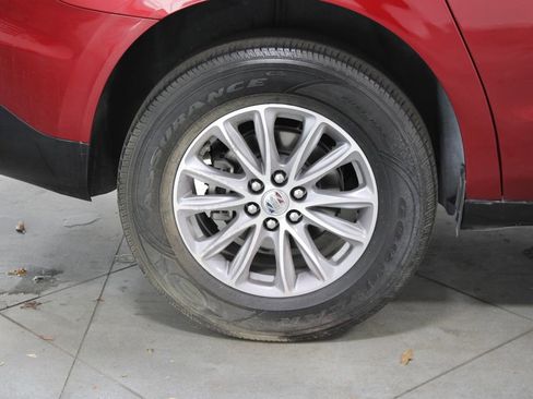 Used 2024 Buick Enclave Premium image 13