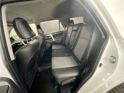 Used 2018 Toyota 4Runner SR5 Premium image 24