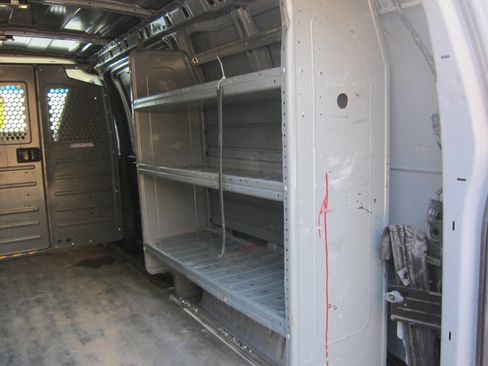 Used 2020 Chevrolet Express 3500 3500 3dr Cargo Van w/ Driver Convenience Package image 15